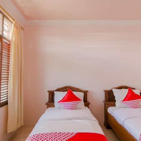 Oyo 2858 Vafa Guesthouse Cianjur Kültér fotó