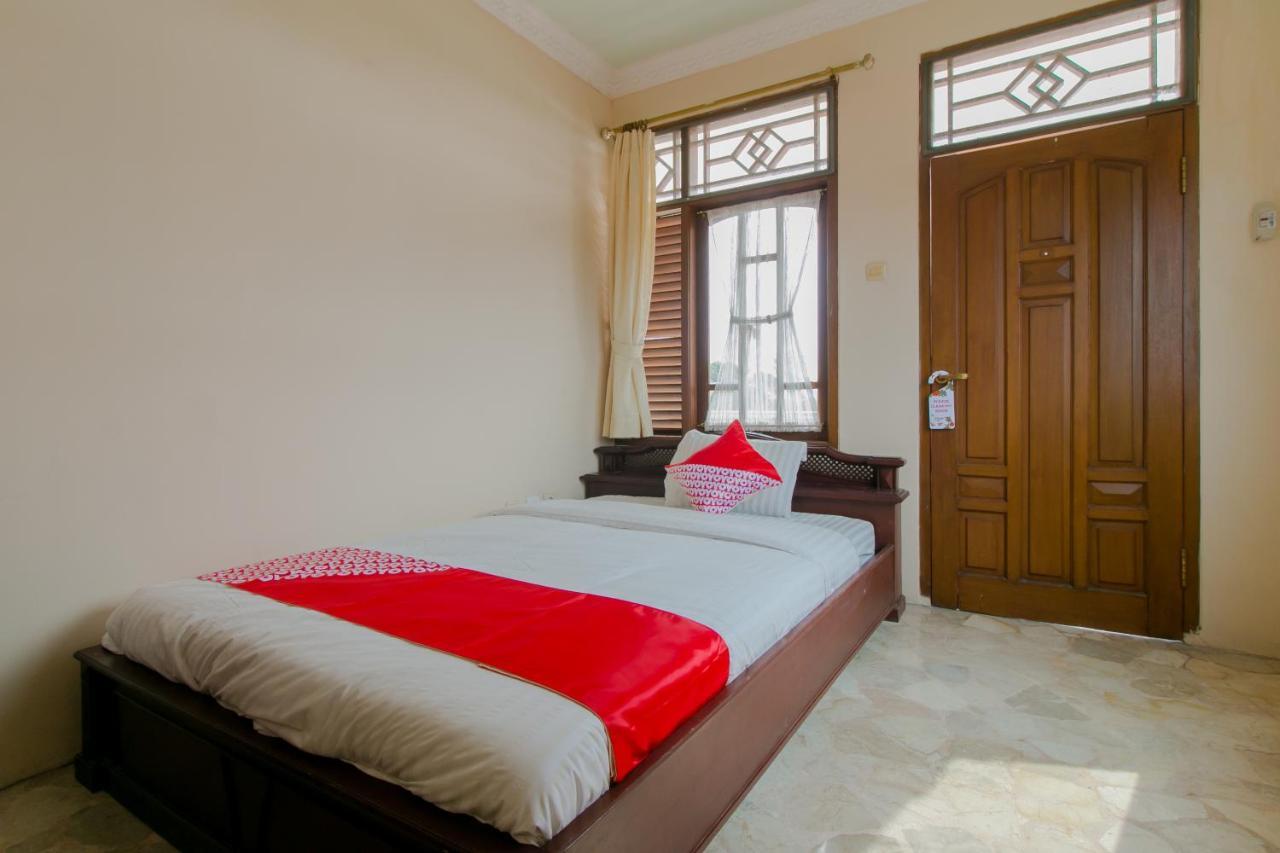 Oyo 2858 Vafa Guesthouse Cianjur Kültér fotó