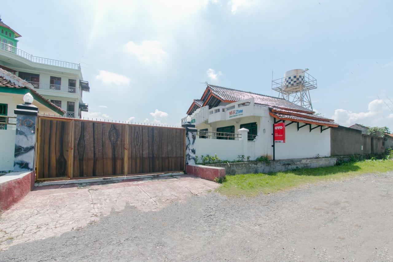 Oyo 2858 Vafa Guesthouse Cianjur Kültér fotó
