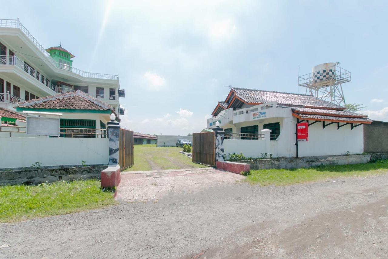 Oyo 2858 Vafa Guesthouse Cianjur Kültér fotó